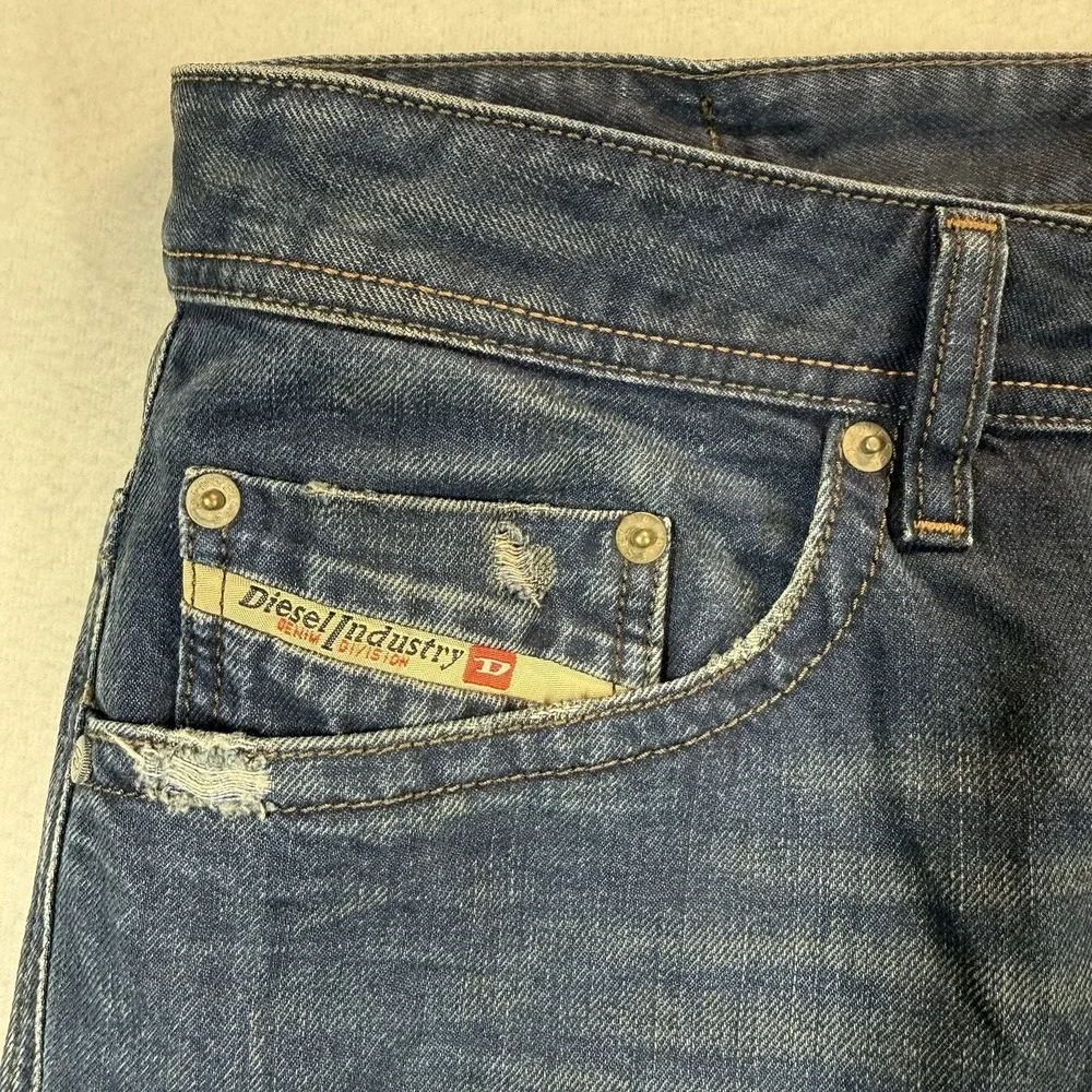 Diesel Braddom Blue Eyecons 2011/2 Distressed Repaired Jeans Mens 31x34 Italy